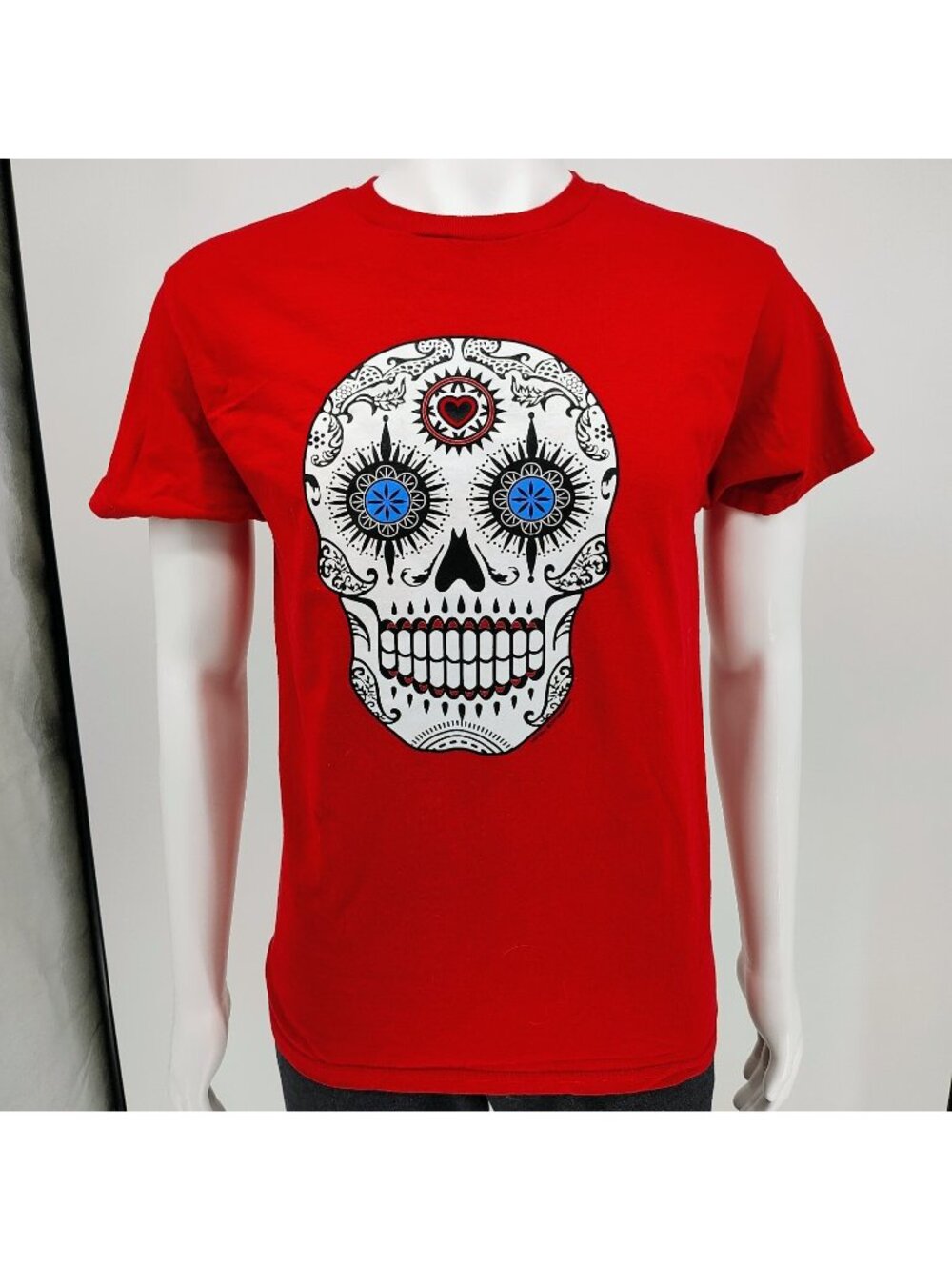 Red Sugar Skull Heart Red Graphic T-Shirt (Small/Medium)
